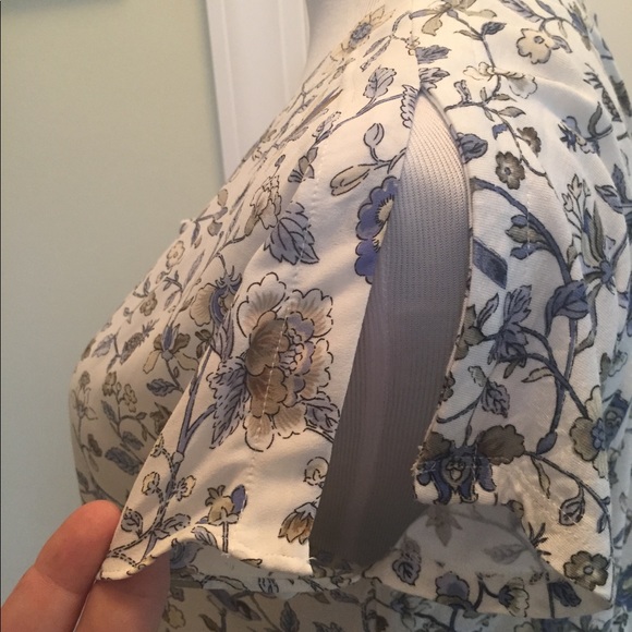 Loft cream printed flutter sleeve poly/rayon tee - Picture 4 of 8